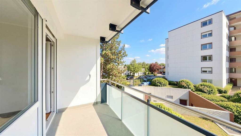 Immobilie in Quickborn - BEREIT ZUM EINZIEHEN: 3-Zimmer Wohnung mit Balkon und Tiefgarage - Bild 2