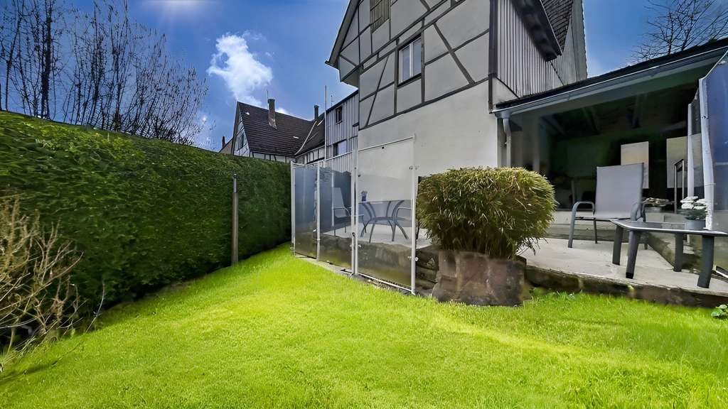 Immobilie in Freudenstadt - Energie-Wunder im Nordschwarzwald: Kernsaniertes 6-Zimmer-Haus mit Vollwärmeschutz & XXL-Scheune! - Bild 4