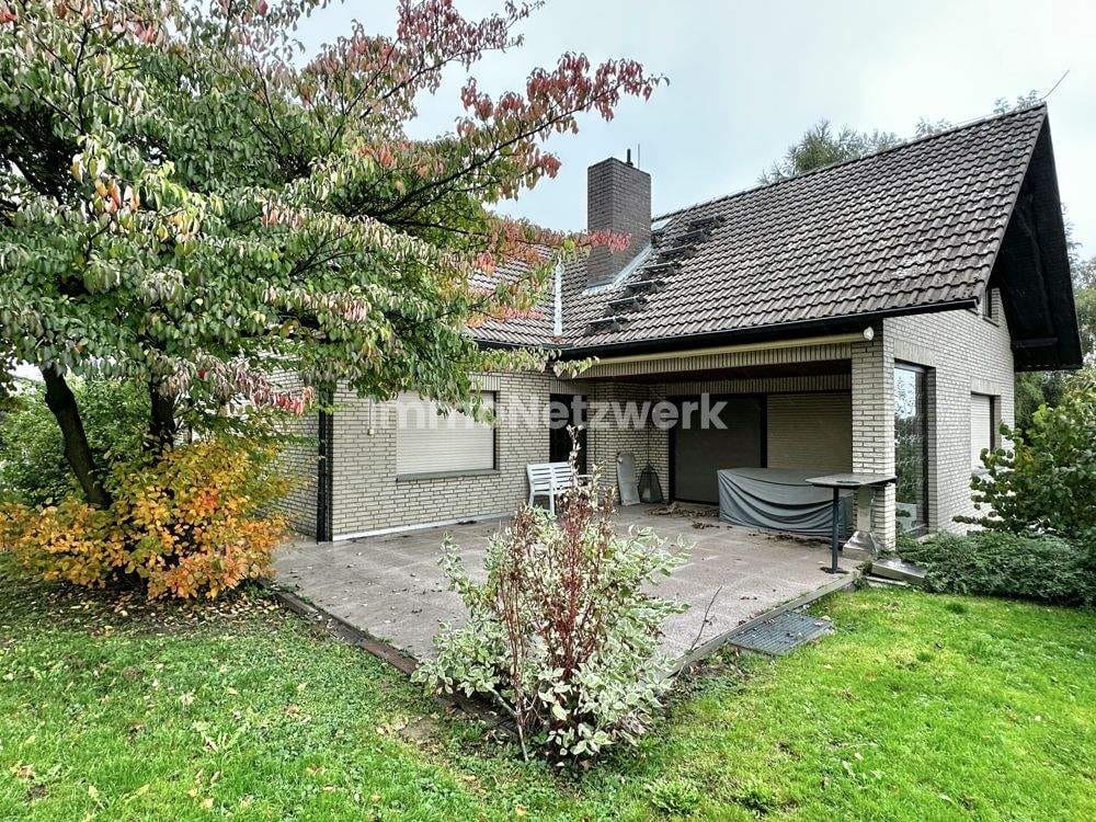 Immobilie in Scheden - Großzügiges Einfamilienhaus mit Einliegerwohnung und großem Grundstück - Bild 0