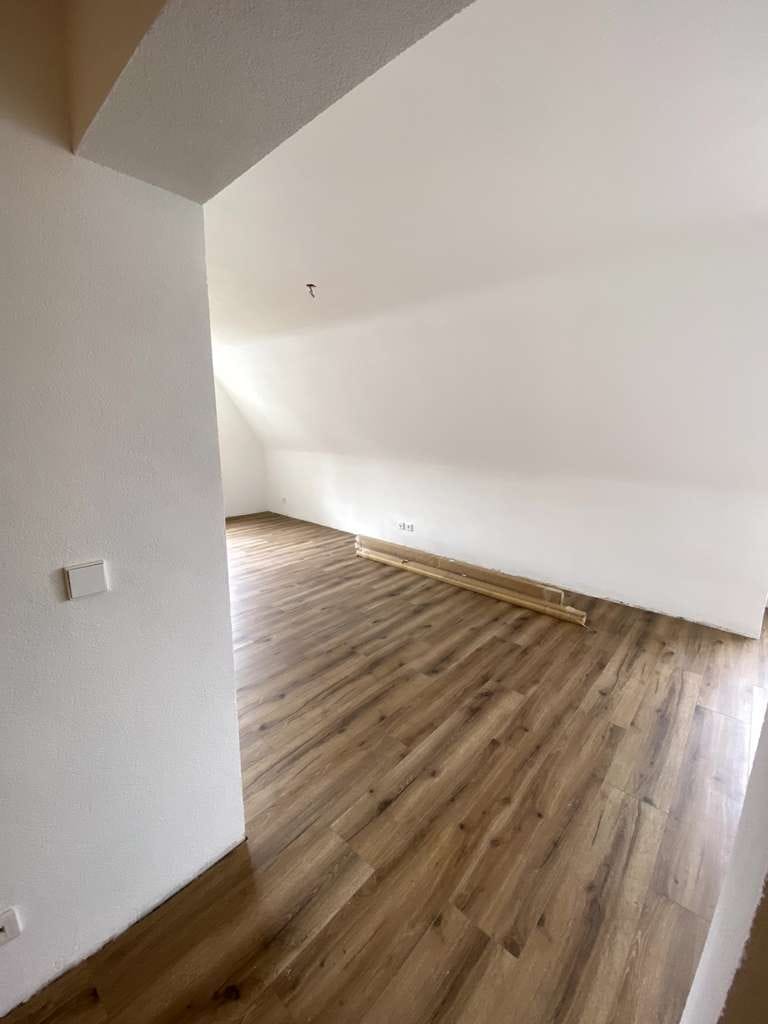 Immobilie in Gäufelden - Hochwertig sanierte 4 Zimmer Wohnung in Nebringen - Bild 2