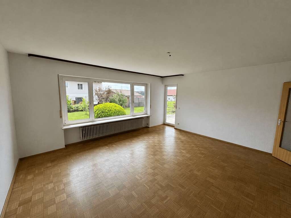 Immobilie in Erdweg - Ein Zuhause mit Freiraum: Zweifamilienhaus auf traumhaft großem Gartengrundstück! - Bild 3