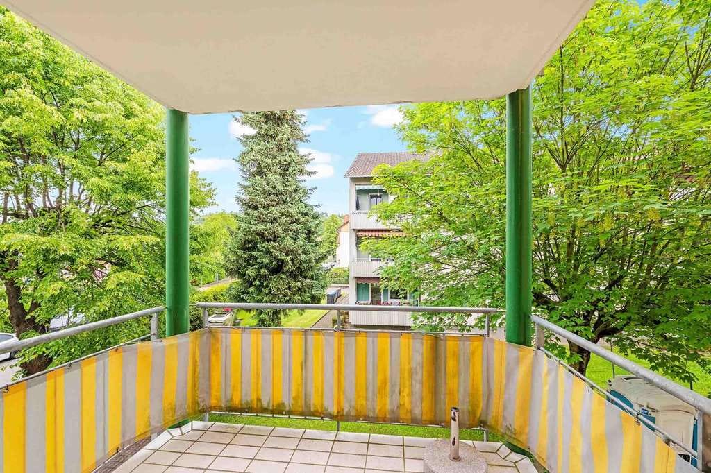 Immobilie in Herbolzheim - Helle 2-Zimmer-Wohnung mit überdachtem Balkon und Tiefgaragenstellplatz in Herbolzheim - Bild 2