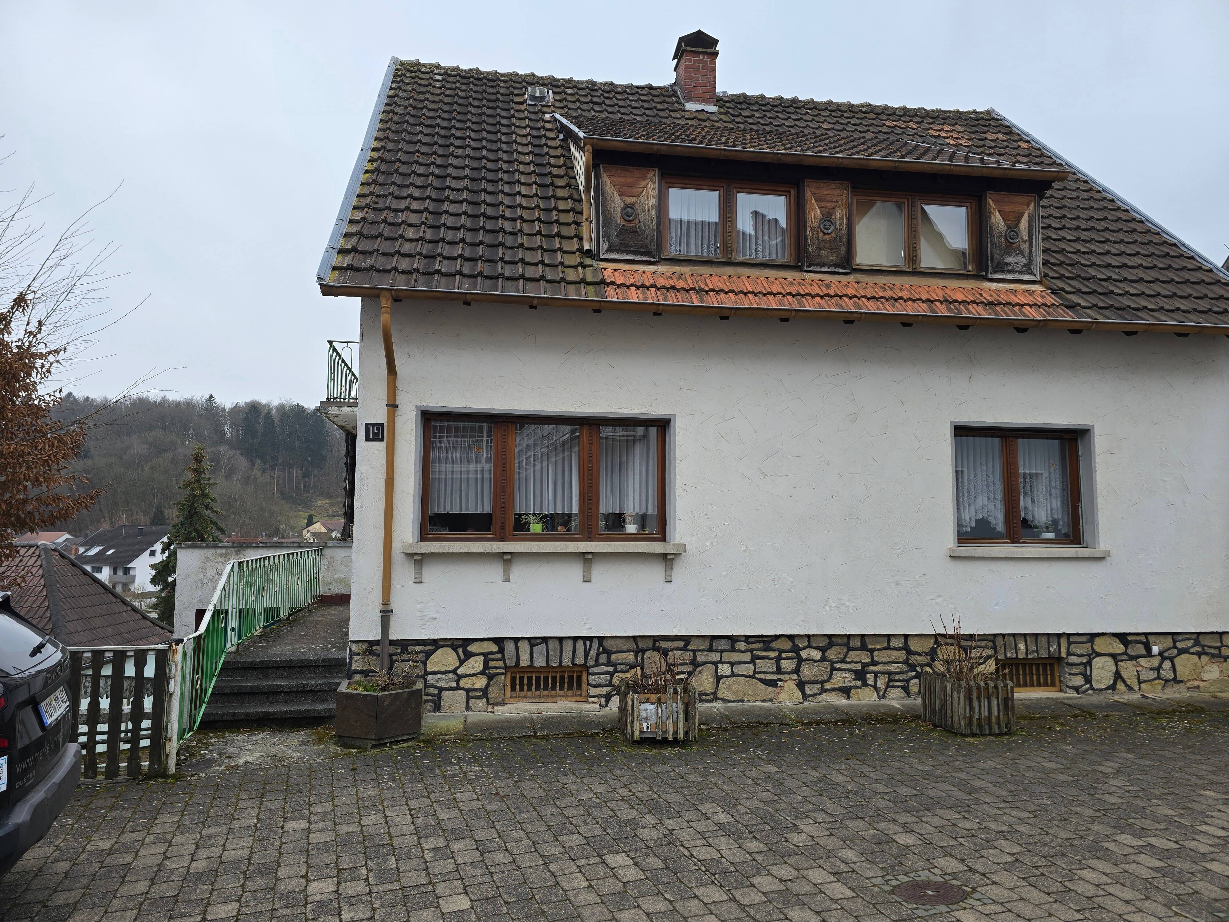 Immobilie in Blieskastel - Haus für die große Familie bzw. für Kapitalanleger - Bild 0