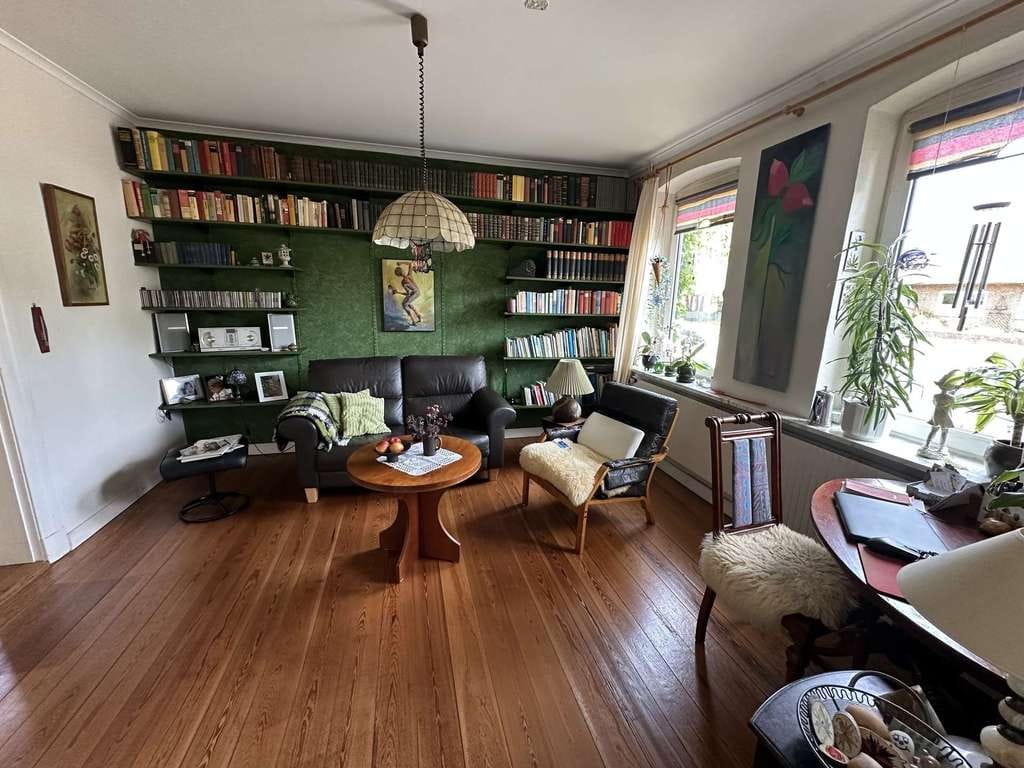 Immobilie in Bredstedt - Historischer Charme trifft modernen Wohnkomfort – Zweifamilienhaus mit Ruhepol im Garten - Bild 4