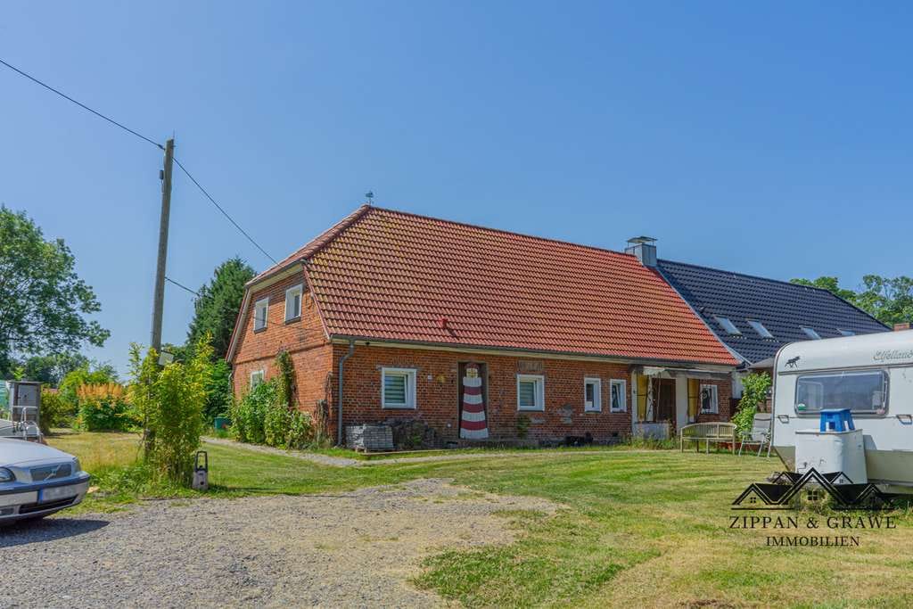 Immobilie in Kenz-Küstrow - Teilsanierte Doppelhaushälfte mit Charme, Platz & Potenzial für die gesamte Familie - Bild 2