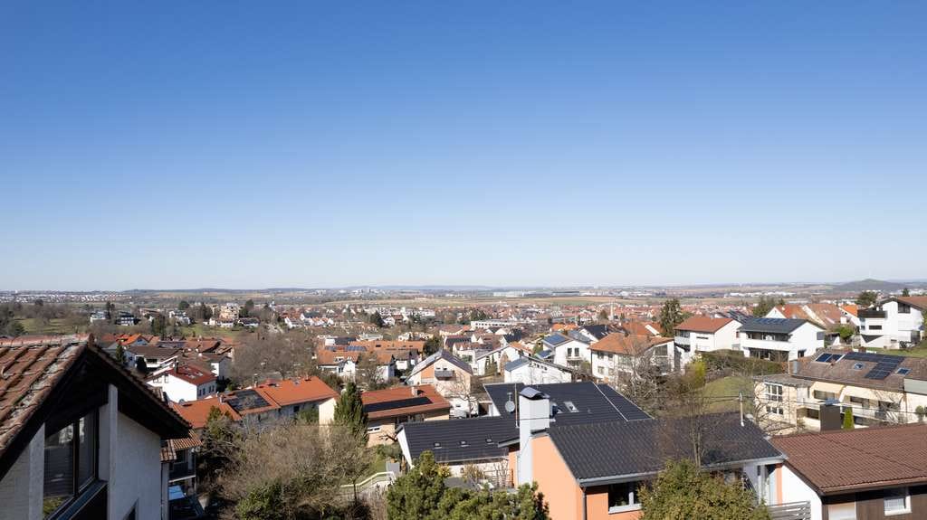 Immobilie in Gerlingen - Einfamilienhaus mit Potential in bester Lage - Doppelhaushälfte mit Einliegerwohnung - Bild 3