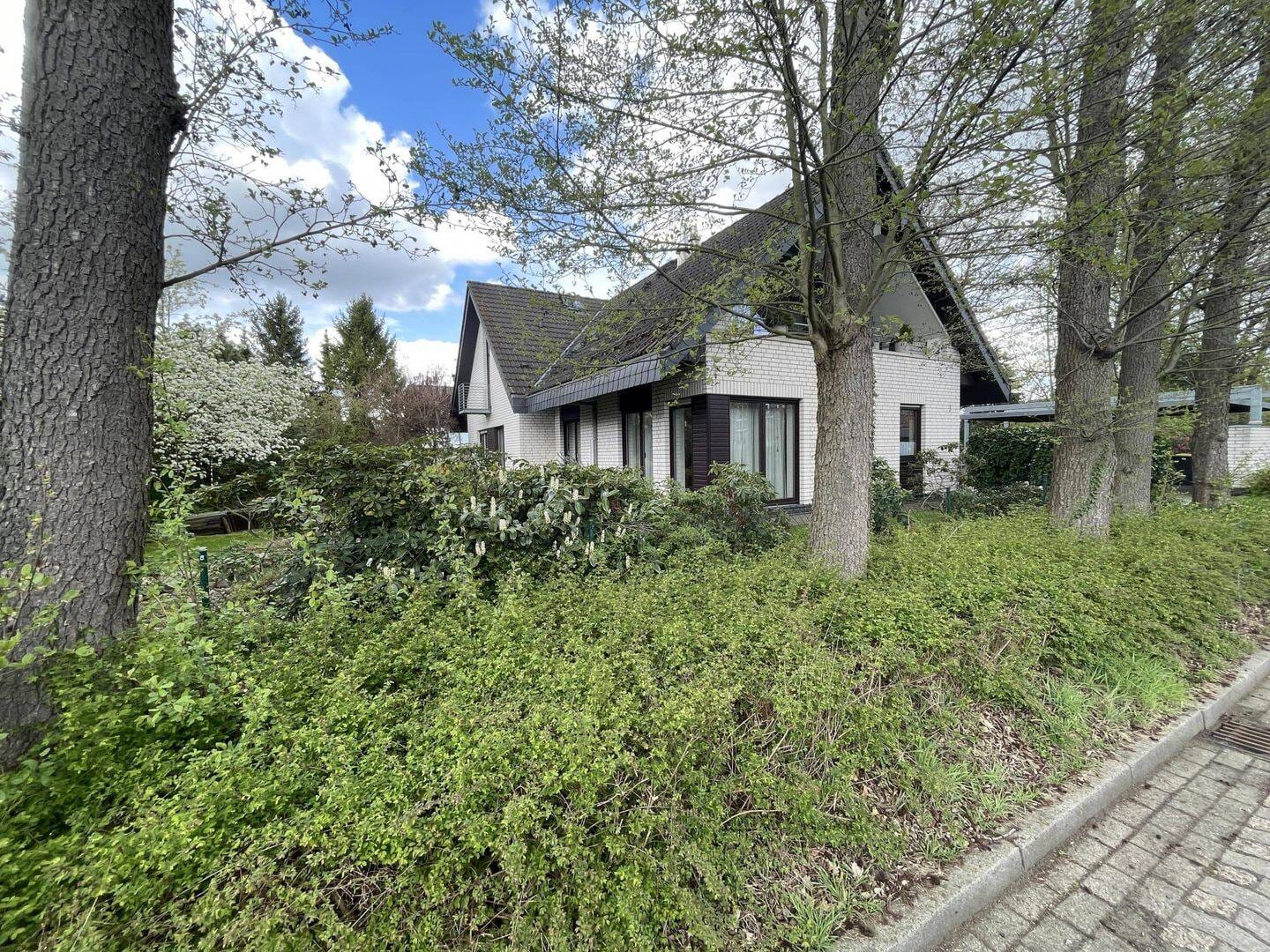 Immobilie in Diepholz - +++ Raum, Licht, Natur - besonderes Architektenhaus mit zwei Wohnungen +++ - Bild 3