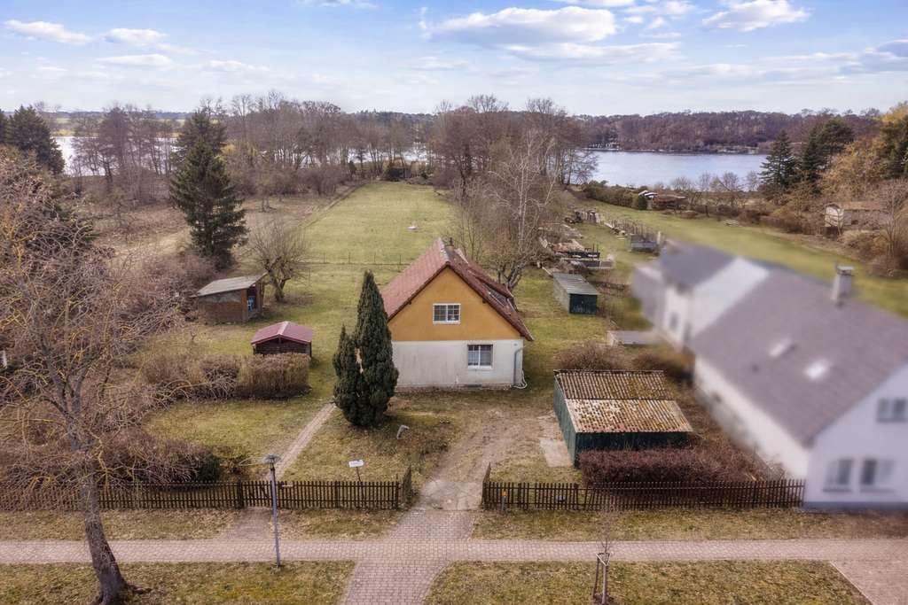 Immobilie in Neuruppin - KENSINGTON - Exklusiv - viele Zimmer und viel Garten in Karwe in Sichtweite des Ruppiner Sees - Bild 3