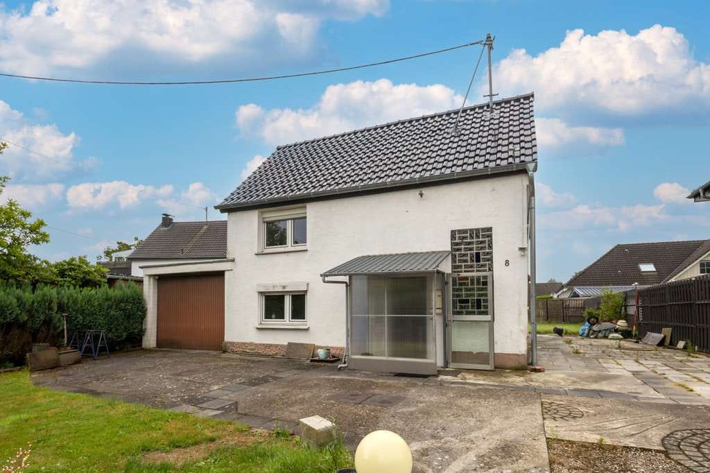 Immobilie in Neunkirchen-Seelscheid - Seelscheid: Freistehendes Einfamilienhaus mit schönem Grundstück sucht Handwerker! - Bild 0
