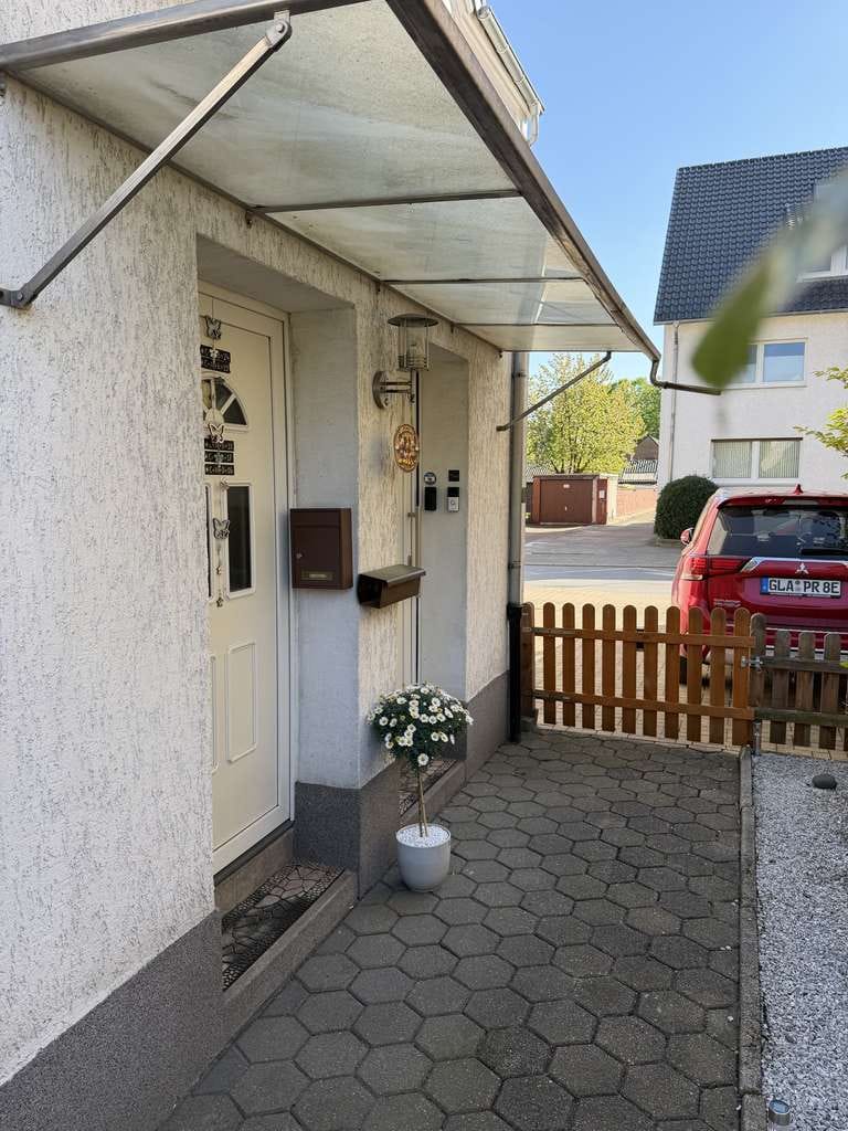 Immobilie in Gladbeck - Vielseitiges, freistehendes Dreifamilienhaus mit Werkstatt in zentraler Lage von Gladbeck - Bild 2