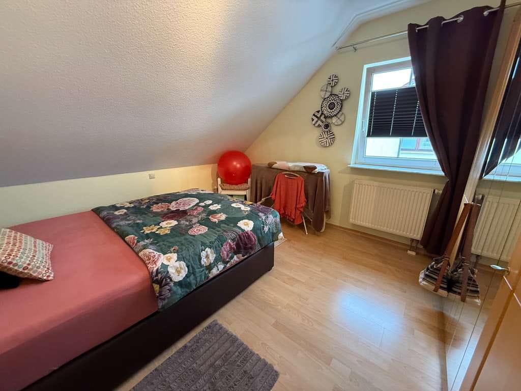 Immobilie in Rheinzabern - Sehr gepflegte 3,5-ZKB Dachgeschosswohnung - mit Balkon und Stellplatz - Bild 4