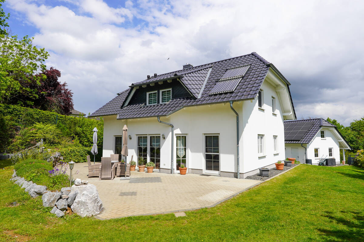 Immobilie in Fritzlar - +++ Modernes Einfamilienhaus in traumhafter Ortsrandlage +++ - Bild 0