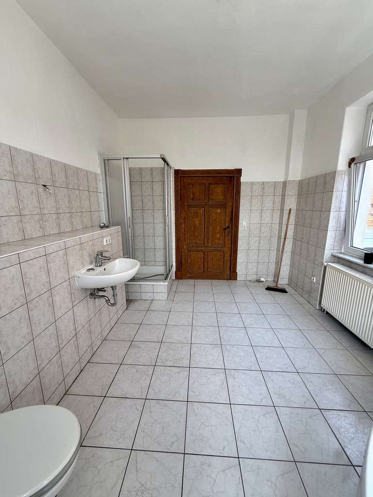 Immobilie in Hohe Börde - Attraktives Bauernhaus mit 3 Wohneinheiten und großem Entwicklungspotenzial in Niederndodeleben - Bild 1