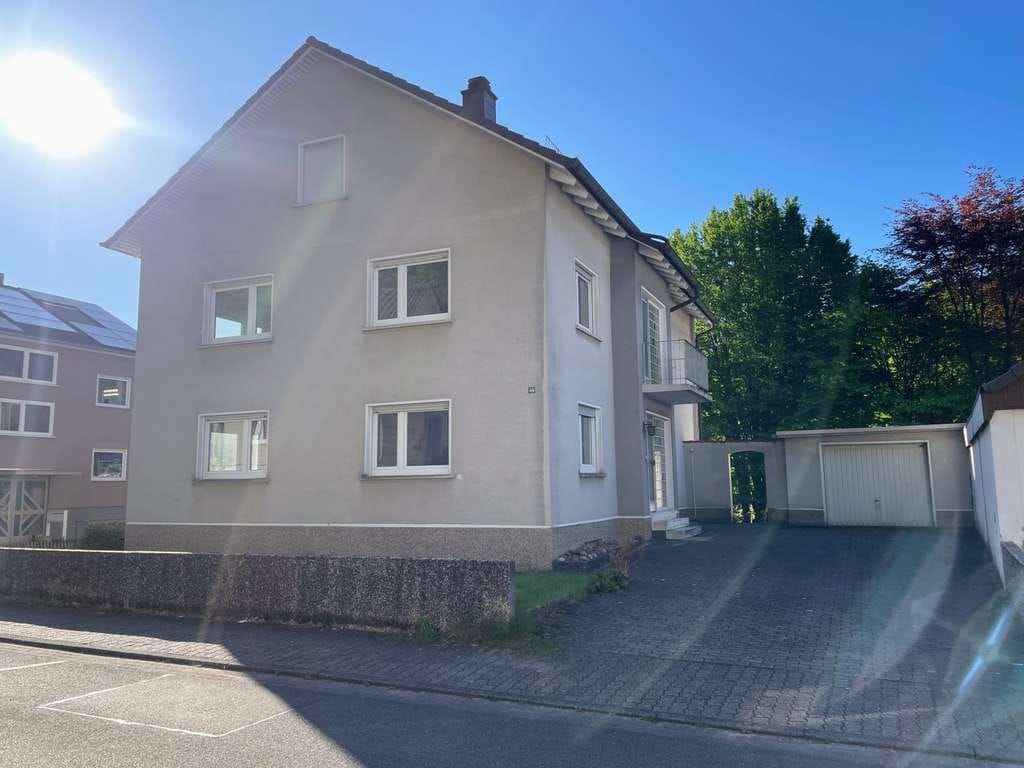 Immobilie in Dahn - Zweifamilienhaus in Dahn mit großem Grundstück - Bild 0