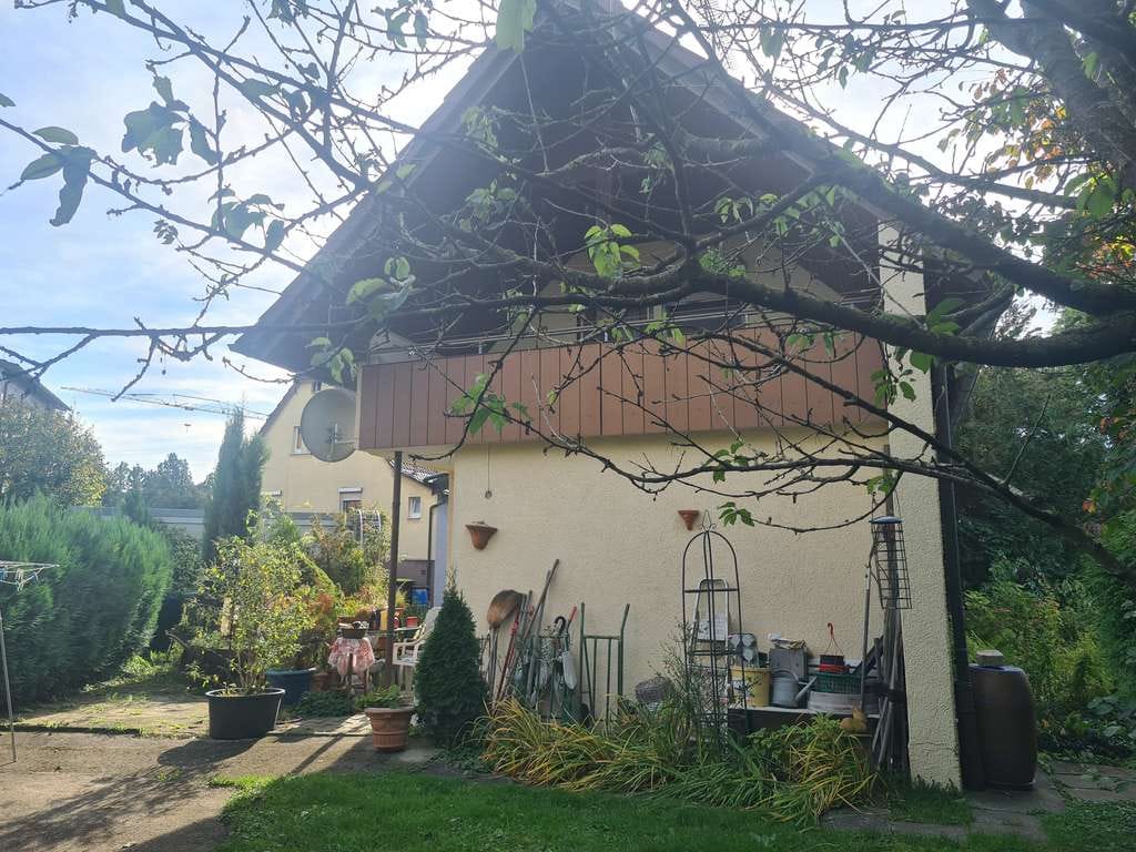 Immobilie in Illingen - Einfamilienhaus mit Scheune, Garagen und Garten - Bild 4