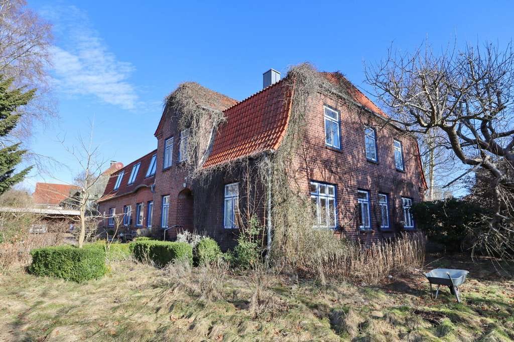 Immobilie in Rickling - Großzügiges Bauernhaus mit vermieteter Einliegerwohnung in Ricklingen - Bild 2