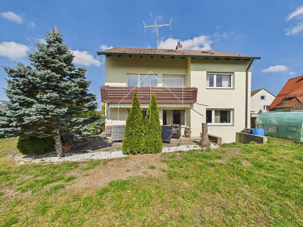 Immobilie in Hersbruck - 6 Zimmer, Kamin und großer Garten – Einfamilienhaus in Hersbruck - Bild 2