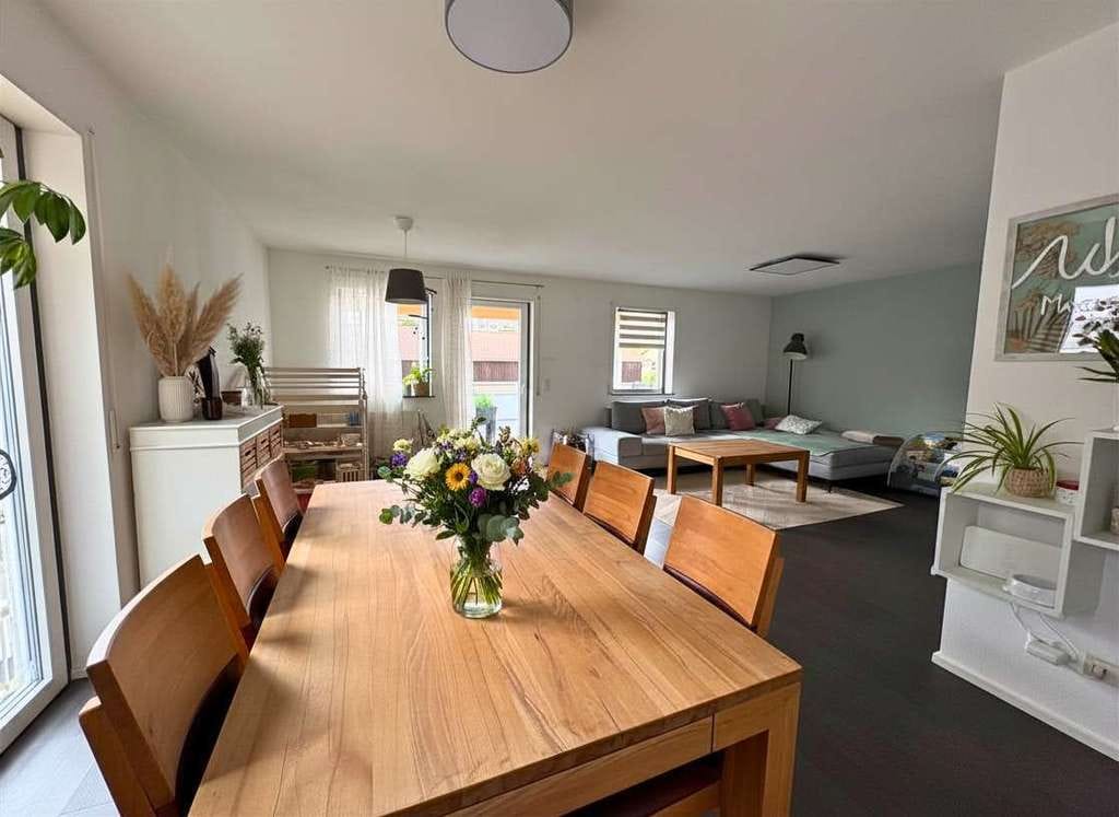 Immobilie in Neukirch - Familienfreundliche Doppelhaushälfte mit Einliegerwohnung und Tiefgarage - Bild 1