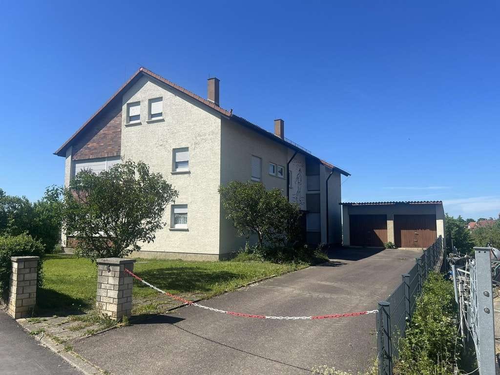 Immobilie in Eschenbach - Mehrfamilienhaus in ruhiger Wohnlage mit attraktiver Ortsrand-Aussicht - Bild 0
