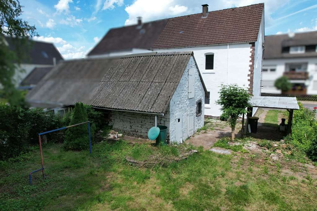 Immobilie in Lauenförde - Provisionsfrei! Sanierte Doppelhaushälfte mit zwei Wohneinheiten und Garten in Lauenförde - Bild 2