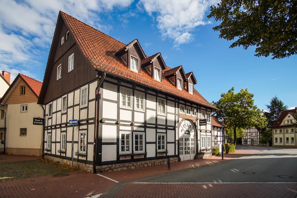 Immobilie in Lage - Top-Investment in Citylage – MFH mit Gewerbe in Massivbauweise mit attraktiver Fachwerkverblendung - Bild 0