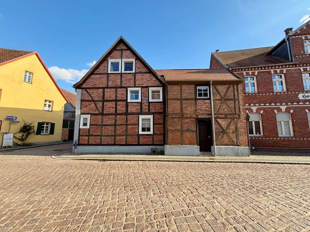 Immobilie in Werben (Elbe) - Charmantes Fachwerkhaus mit Geschichte & separatem Garten - Bild 1