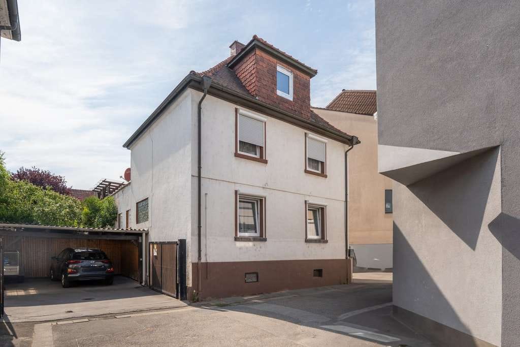 Immobilie in Bürstadt - Zweifamilienhaus in zentraler Lage  - Bild 0