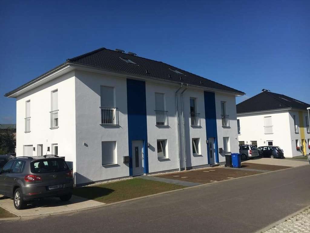 Immobilie in Neuburg - Moderne Doppelhaushälfte mit großem Garten *provisionsfrei* - Bild 0