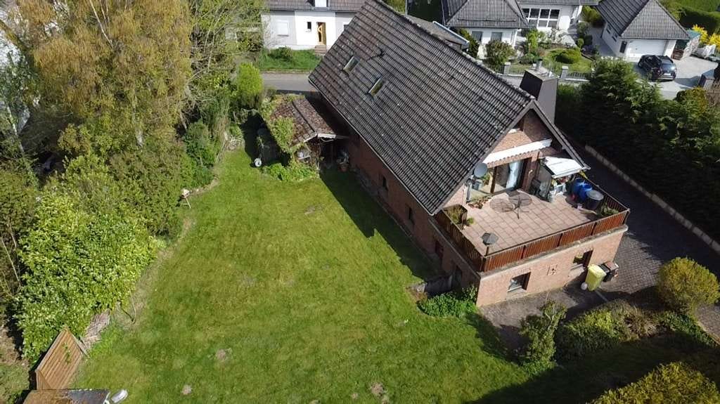 Immobilie in Kall - Freistehendes Einfamilienhaus - viele Zimmer und Platz in einem abwechslungsreichen Objekt - Bild 3