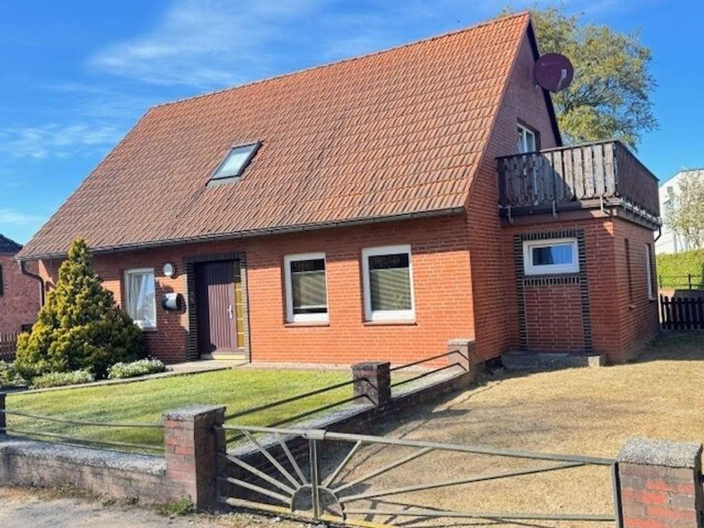 Immobilie in Eutin - Ein- bis Zweifamilienhaus im begehrten Ortsteil Fissau - Bild 0