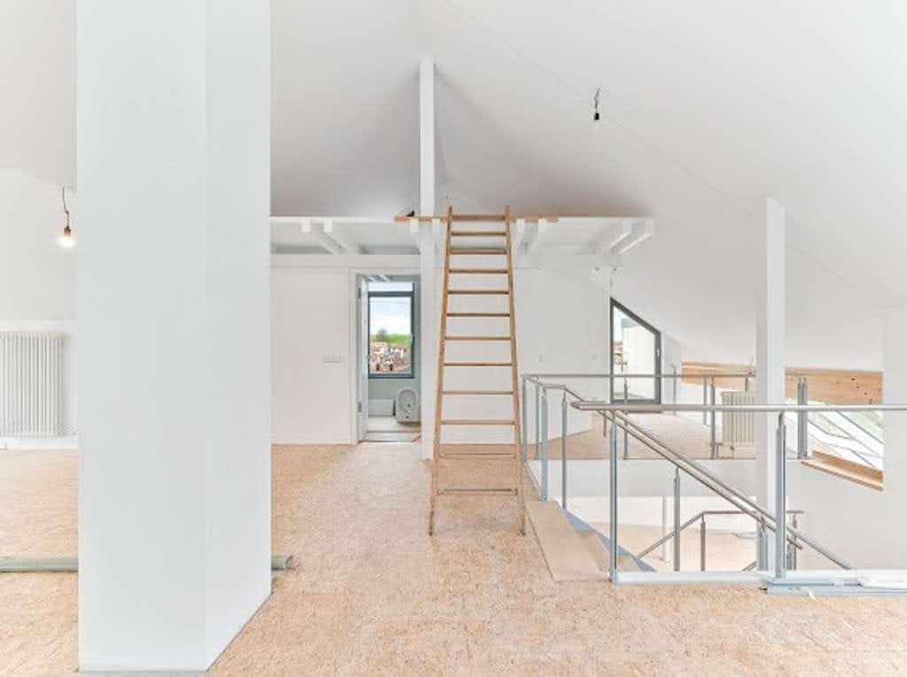 Immobilie in Neuffen - Architektur statt Standard - offenes Wohnhaus mit Galerie und viel Licht in Neuffen - Bild 1