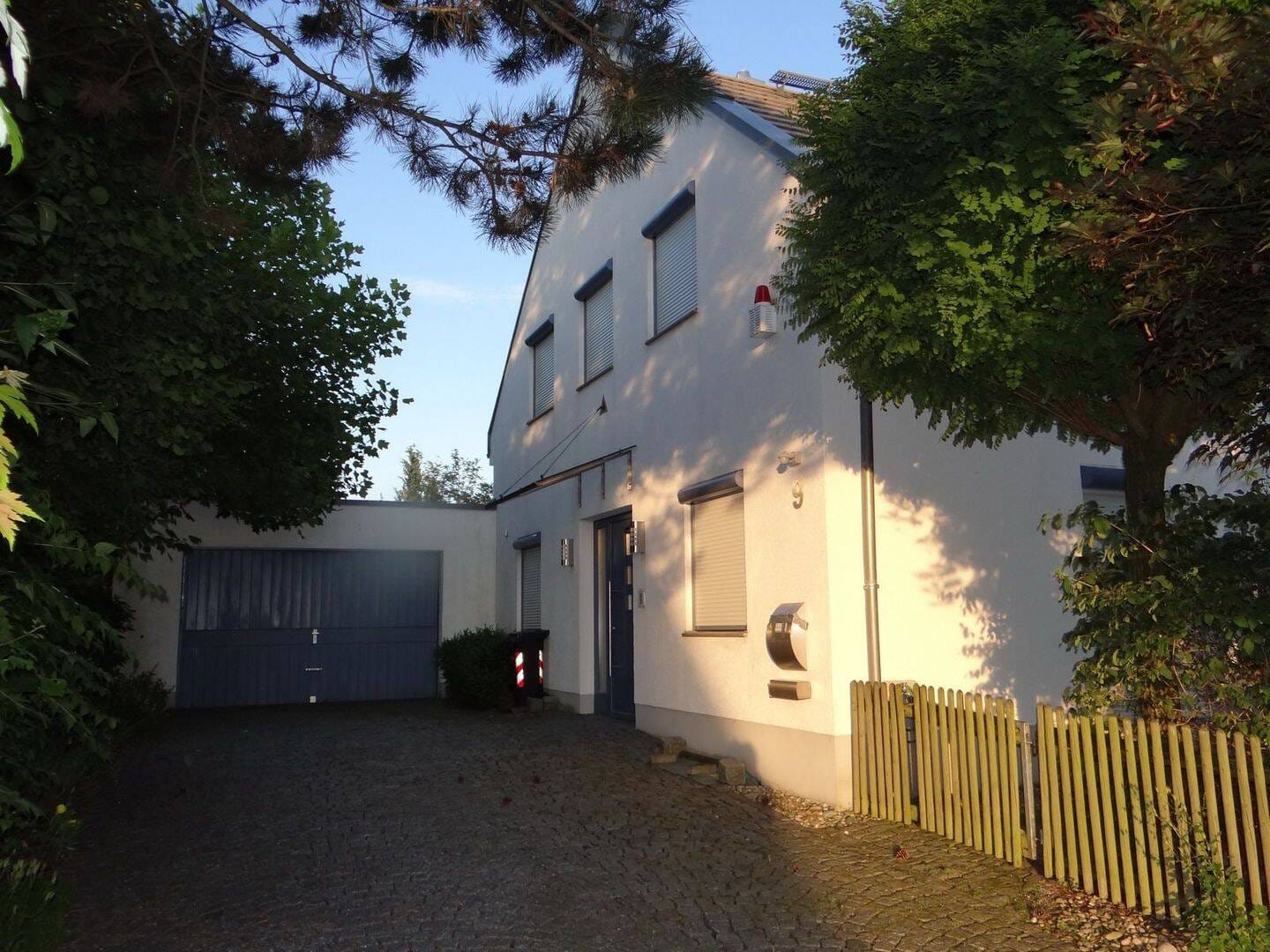 Immobilie in Langenneufnach - Kleines Luxus EFH in Traumlage mit tollem Garten inkl. Glasfaseranschluss. - Bild 2