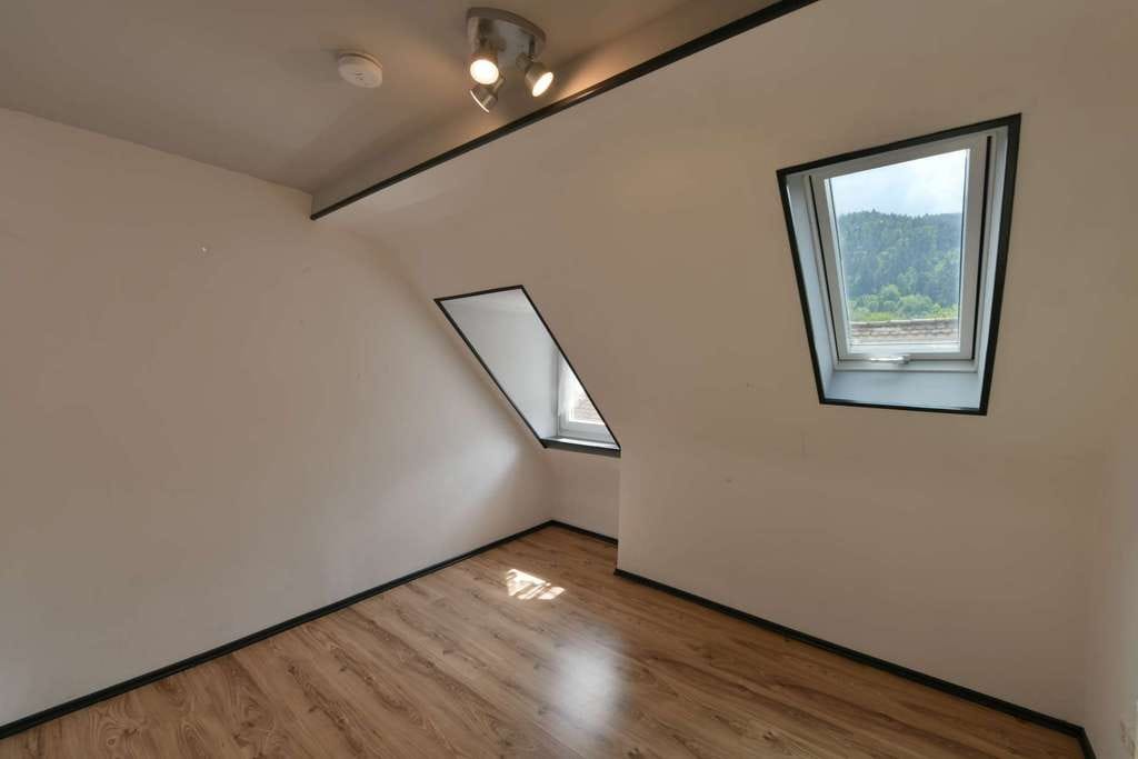 Immobilie in Weisenbach - 6-Zimmer-Wohnung mit Panorama auf die Murg. *Viel Licht, viel Platz, dein Renovierungsprojekt* - Bild 3