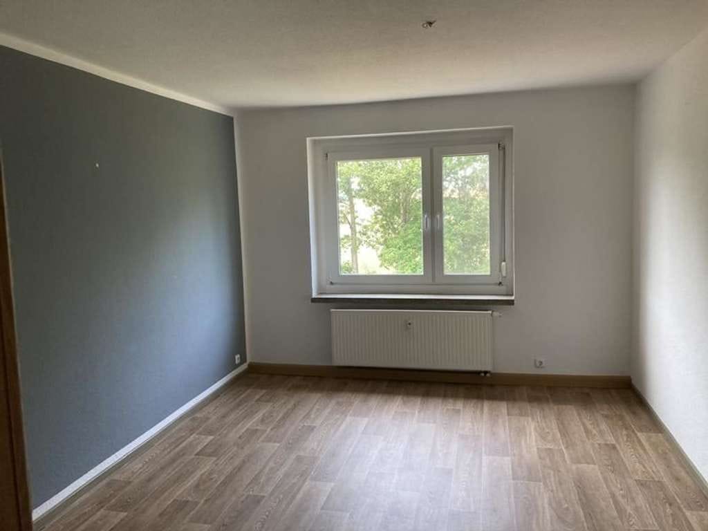 Immobilie in Gersdorf - Vermietete 3-Zimmer mit Einbauküche und Wannenbad in ruhiger Lage! - Bild 0