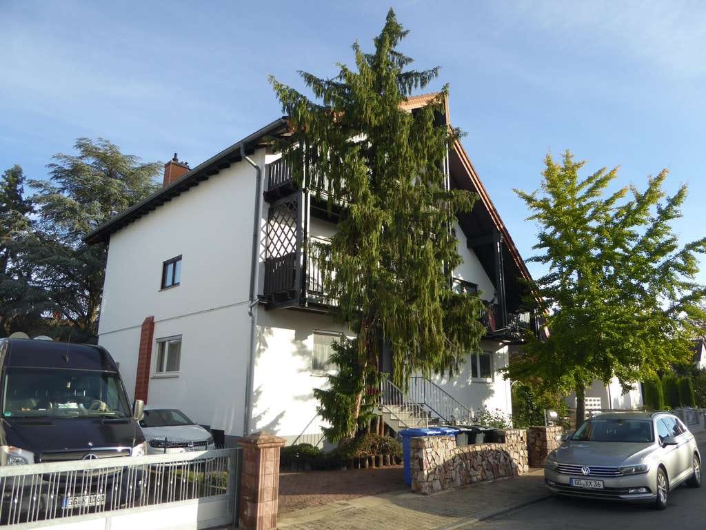 Immobilie in Riedstadt - PROVISIONSFREI - großes, gepflegtes Wohnhaus mit 3 geräumigen Wohneinheiten und Garten - Bild 0