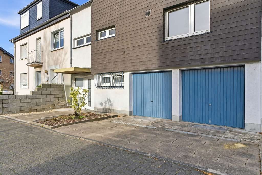 Immobilie in Wesseling - Flexibel nutzbares 3-Familienhaus in Wesseling – ideale Kombination aus Eigennutzung & Vermietung - Bild 2