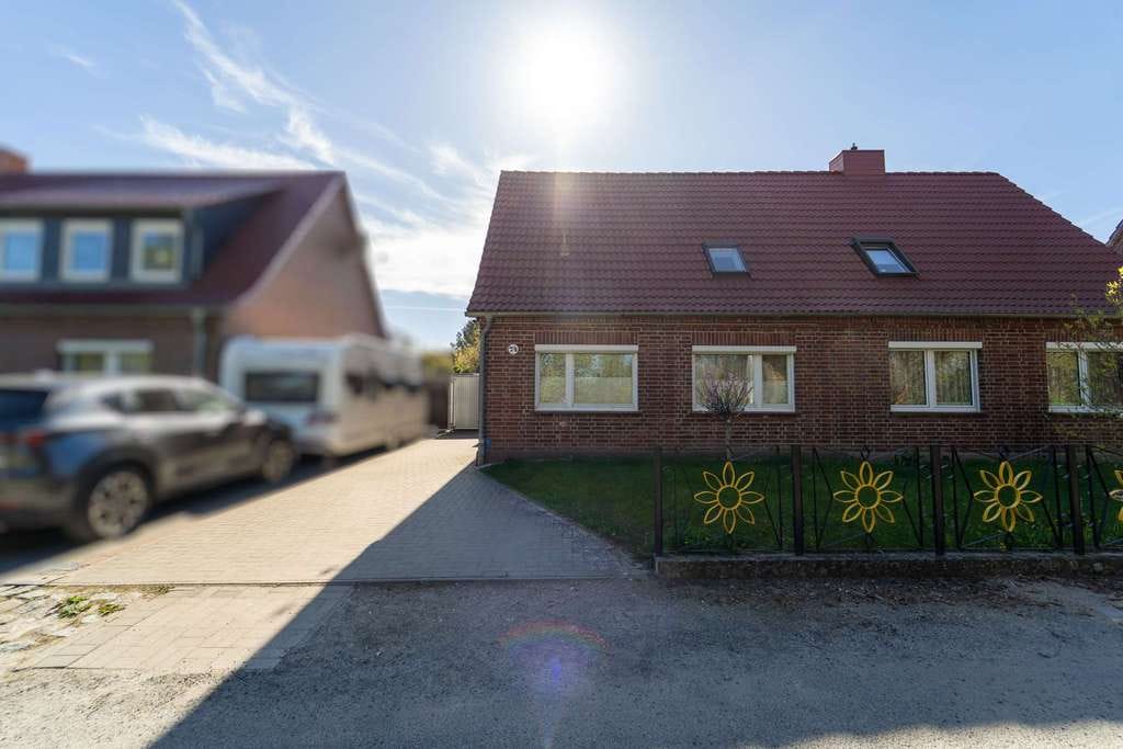 Immobilie in Schwaan - Doppelhaushälfte mit Entwicklungspotenzial in Schwaan - Bild 1