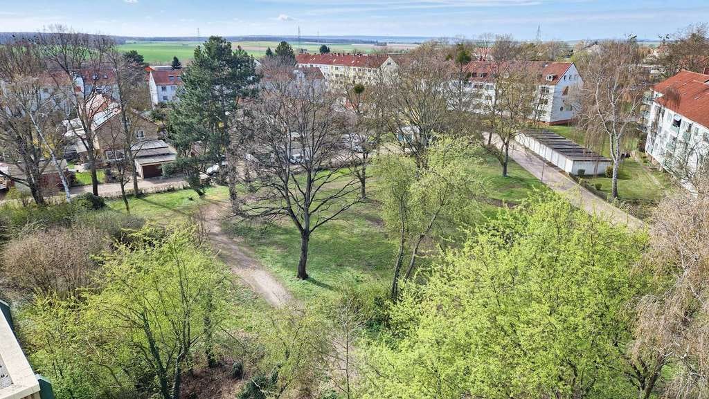 Immobilie in Helmstedt - Attraktive Kapitalanlage: Modernisierte 3-Zimmer-Wohnung mit Balkon & eigener Garage - Bild 3