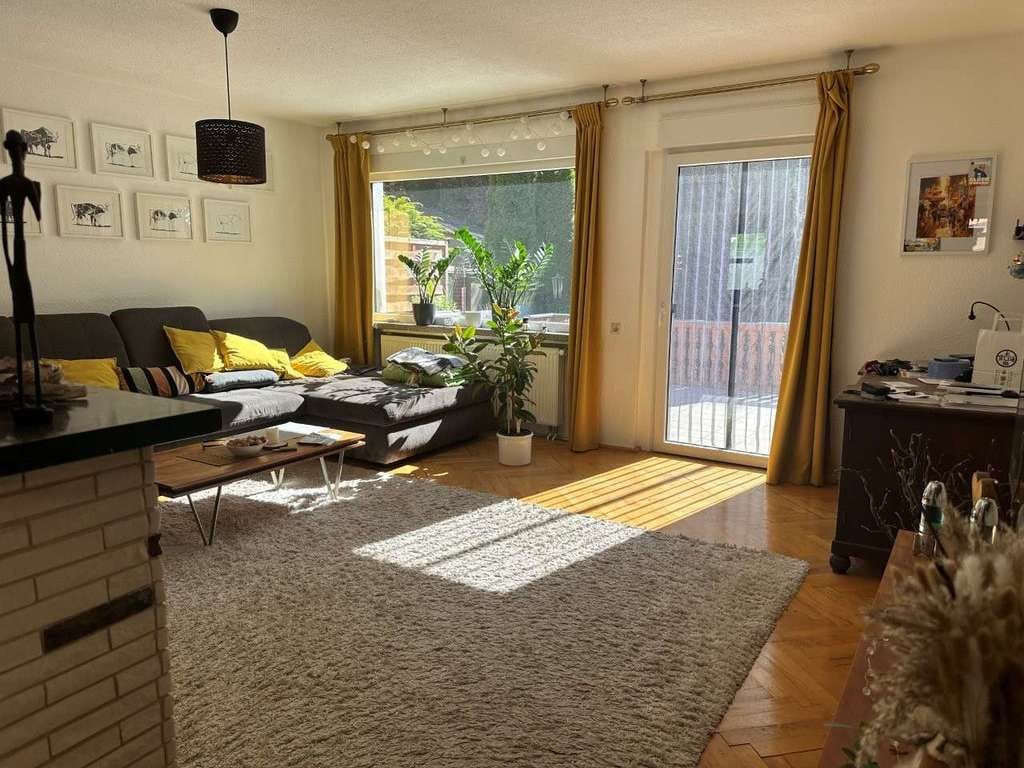Immobilie in Unterwellenborn - Saniertes Einfamilienhaus mit zwei Garagen in guter Wohnlage - Bild 4