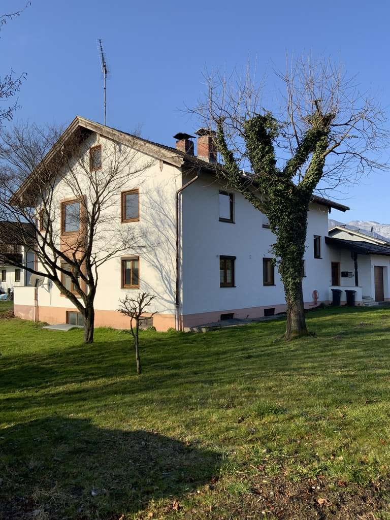 Immobilie in Raubling - Charmante renovierungsbedürftige 3-ZI-Wohnung mit  Balkon - Bild 0