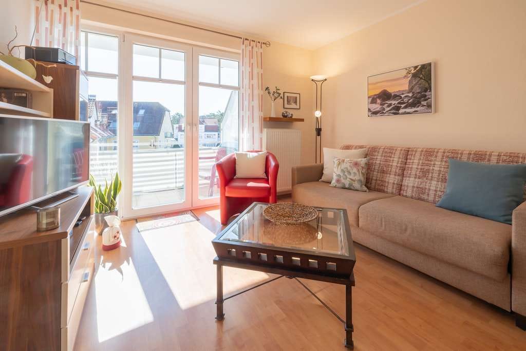 Immobilie in Baabe - Schöne Wohnung am Kurpark in Baabe mit Balkon und Meerblick - Bild 1
