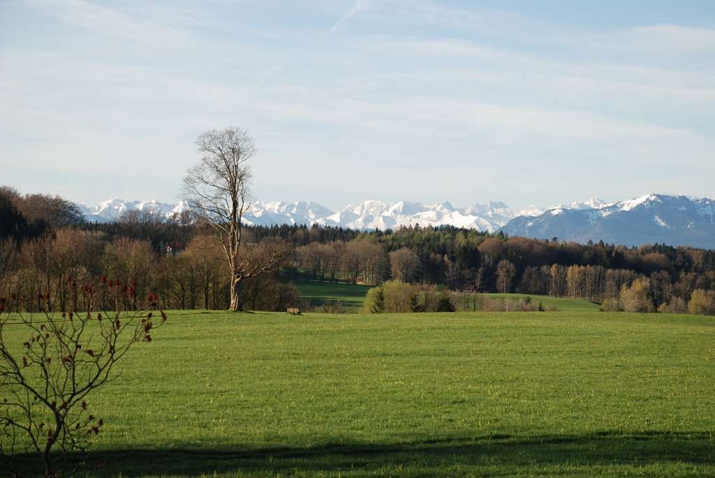 Immobilie in Dietramszell - Panorama Bergblick:  freistehendes Einfamilienhaus mit schönem Garten  - Bild 2
