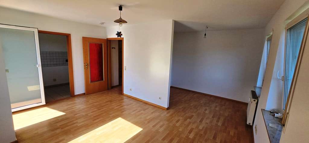 Immobilie in Neuenburg am Rhein - Frisch renovierte 1,5-Zimmer-Wohnung mit gemütlicher Loggia und Stellplatz – zentrumsnah wohnen in g - Bild 3
