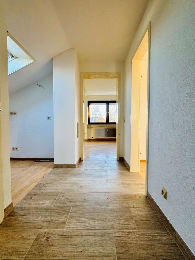 Immobilie in Freiberg am Neckar - Ein Knaller - Dachgeschosstraum 2 Zimmer - sofort frei - zu verkaufen - Bild 4