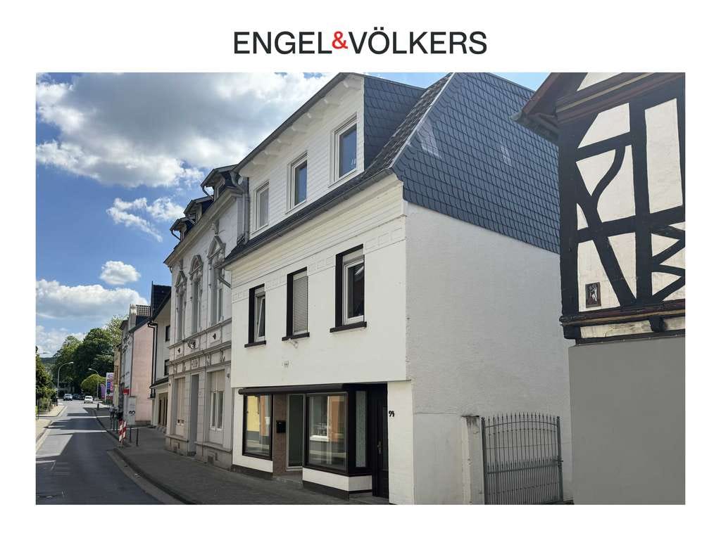 Immobilie in Bad Honnef - Engel & Völkers: FAKTOR 20! - Mittendrin - Gepflegtes Mehrfamilienhaus in Bad Honnef - Bild 0