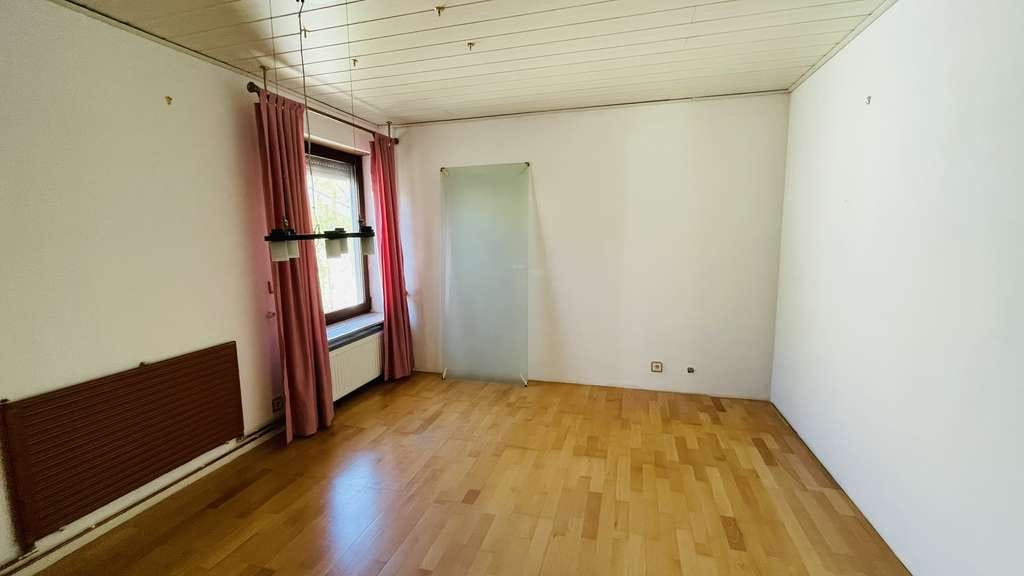 Immobilie in Althütte - Familienfreundliches Reiheneckhaus in ruhiger Lage mit großem Garten und viel Platz - Bild 2