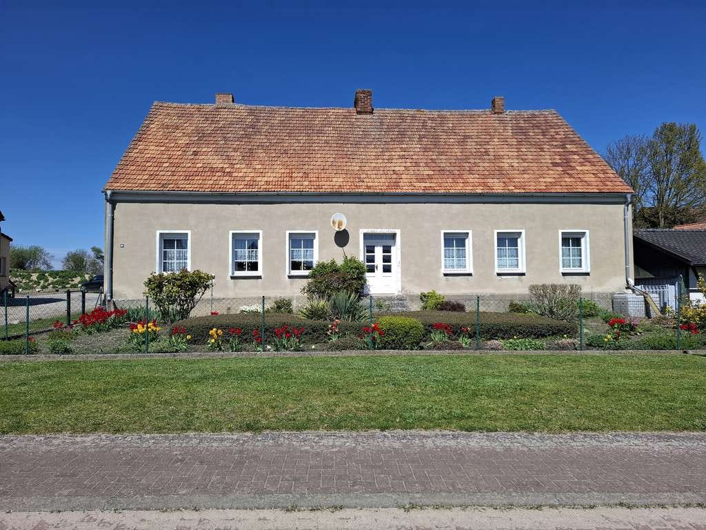 Immobilie in Hohenselchow-Groß Pinnow - Wohnhaus mit Nebengebäuden in Hohenselchow - Bild 0