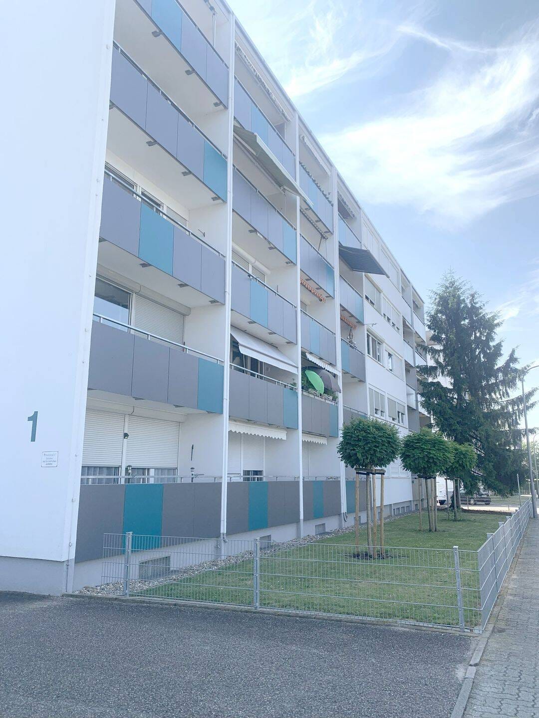 Immobilie in Kandel - Hell, gemütlich, gut gelegen – 3-Zimmer-Wohnung mit 2 Loggien und toller Aussicht! - Bild 3