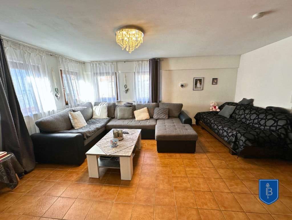 Immobilie in Metzingen - Das Beste beider Welten. Ruhige Lage mit kurzen Wegen in die Stadt + Garage - Bild 3