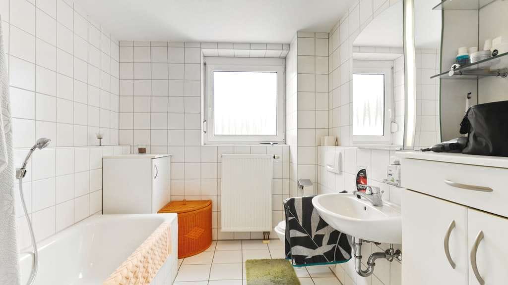 Immobilie in Beimerstetten - Lichtdurchflutete Erdgeschosswohnung für Paare & Singles – Mit Terrasse, Stellplatz und Garage - Bild 3